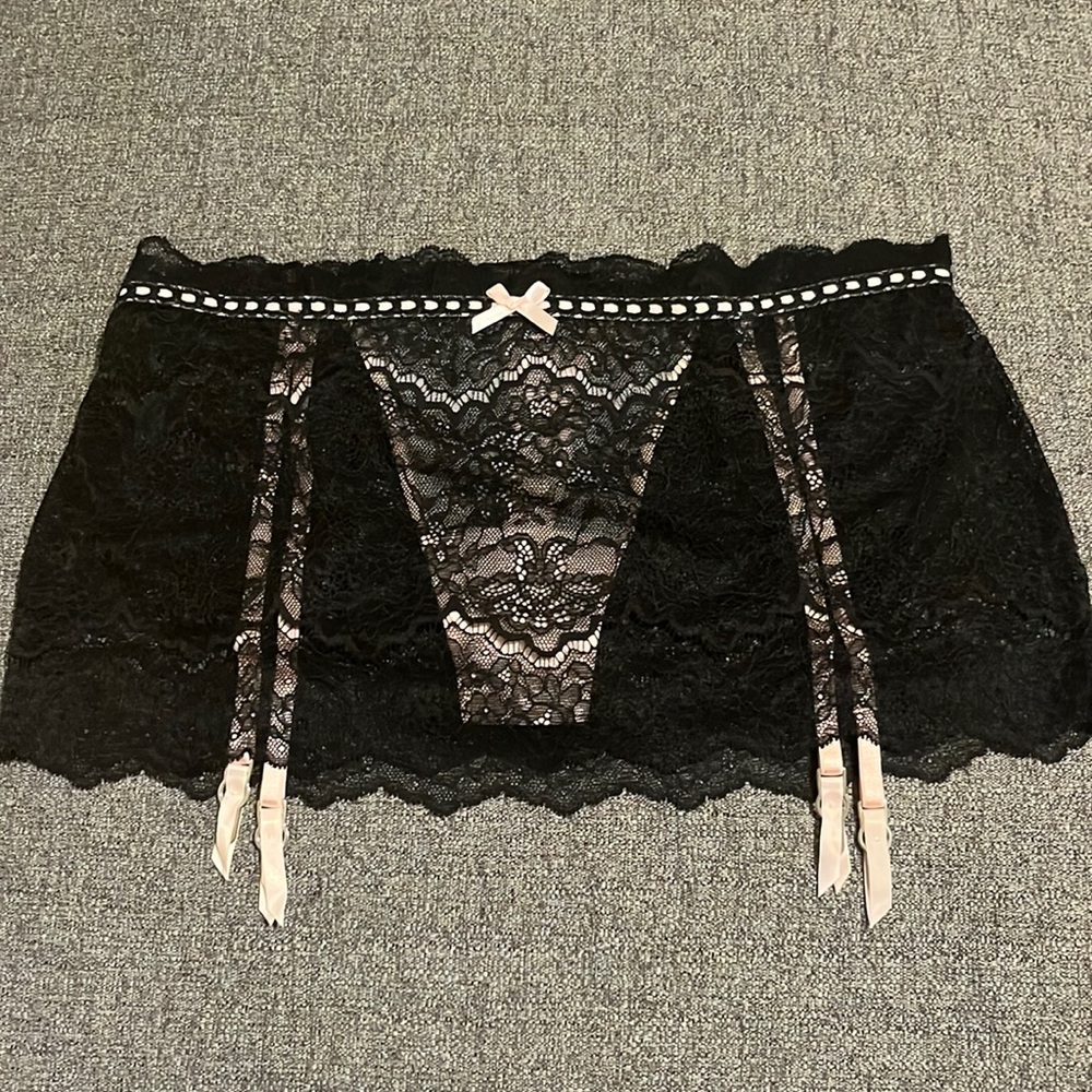 VS Ribbon Slot Skirt with Built-in V-String & Garters. NWT